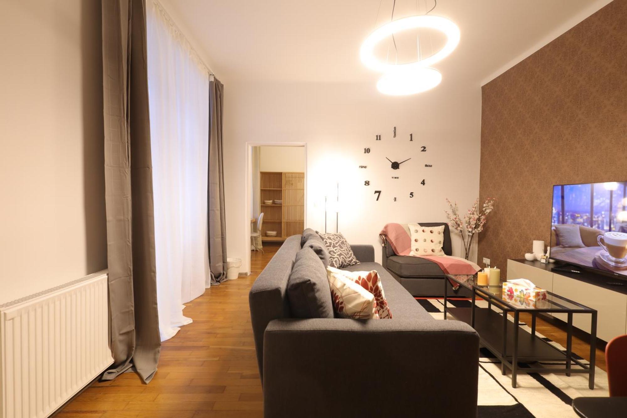 Ruby Holiday Home With Patio Відень Екстер'єр фото