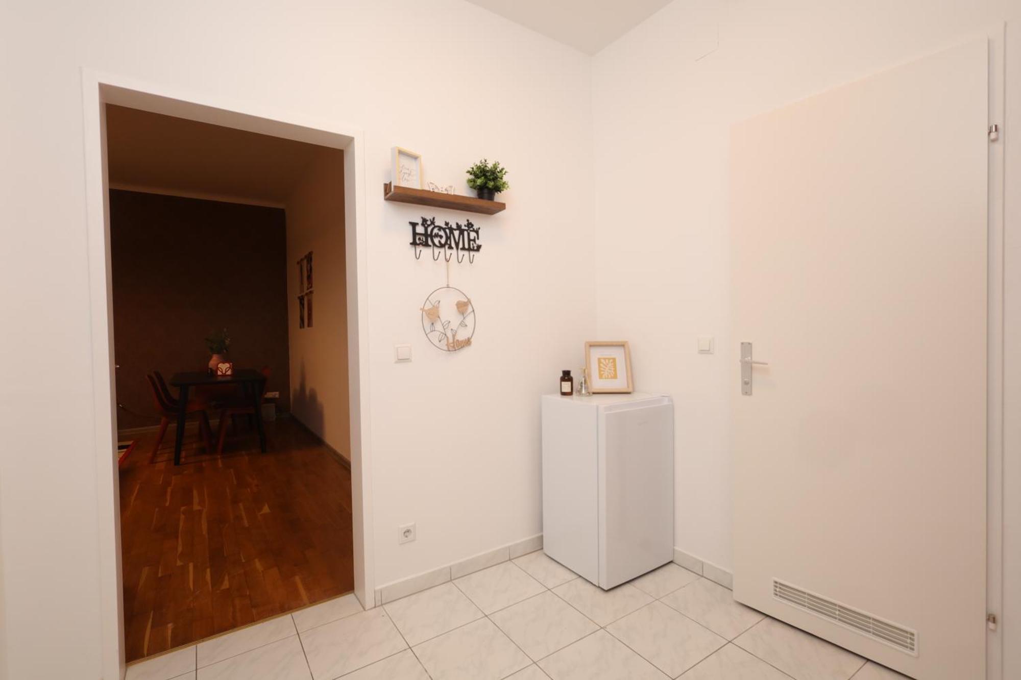 Ruby Holiday Home With Patio Відень Екстер'єр фото
